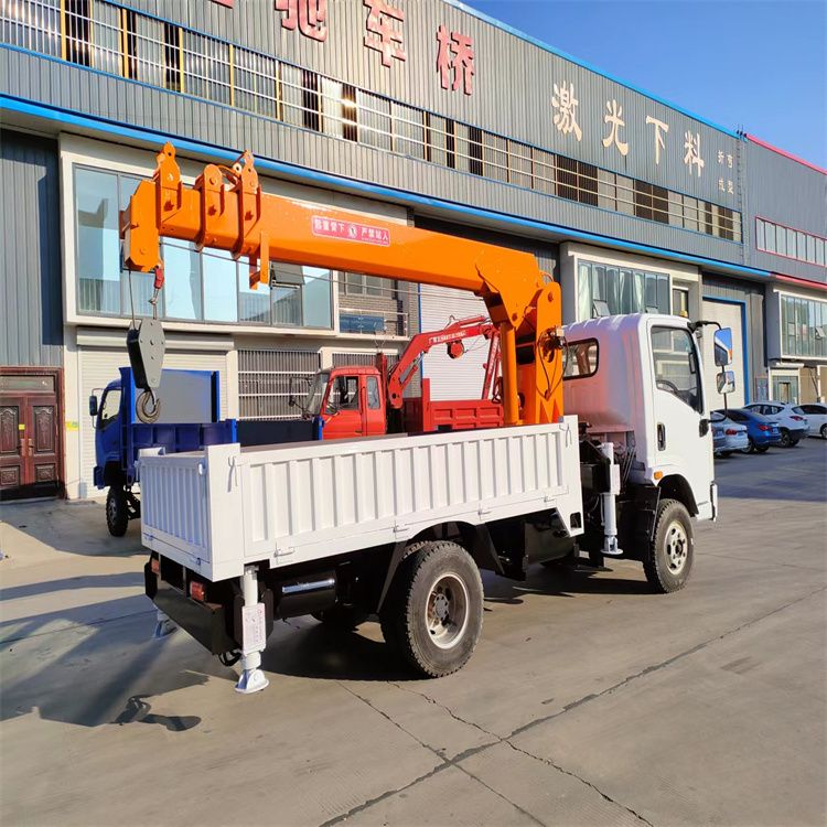 水上乡三轮随车吊定制 农用改装机自备吊中瑞长期出售